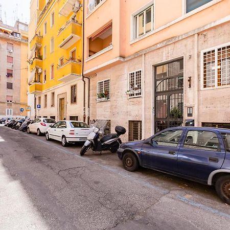 Bmga L The White Crown Apartment In Testaccio Рим Екстер'єр фото