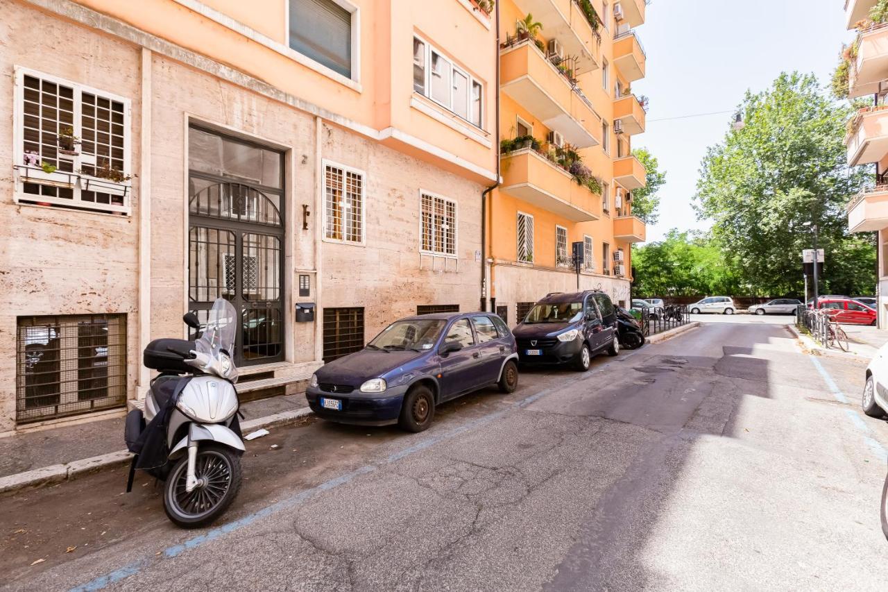 Bmga L The White Crown Apartment In Testaccio Рим Екстер'єр фото
