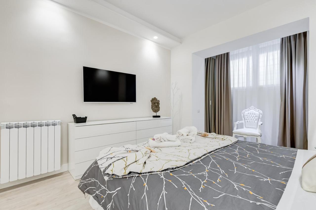 Bmga L The White Crown Apartment In Testaccio Рим Екстер'єр фото